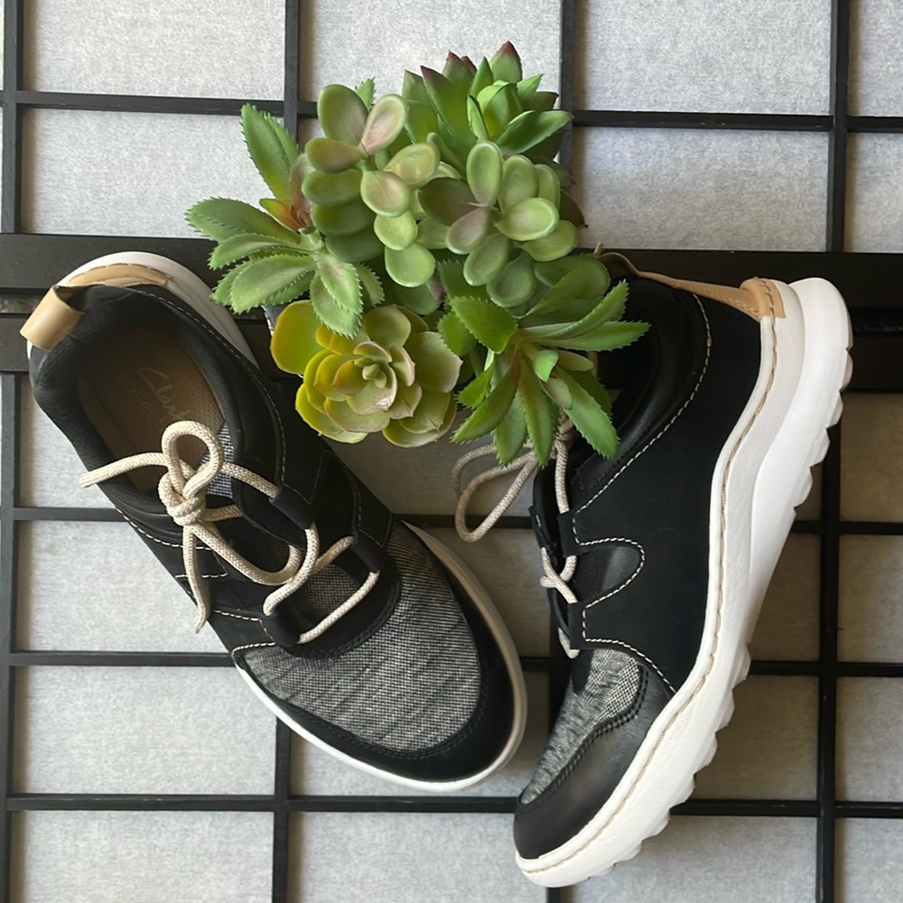 Clark’s Collection. Teagan Lace Sneakers